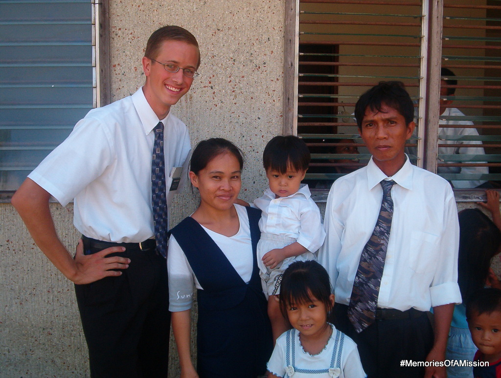 Me with the Pulido Family. I got some serious sun in this area.